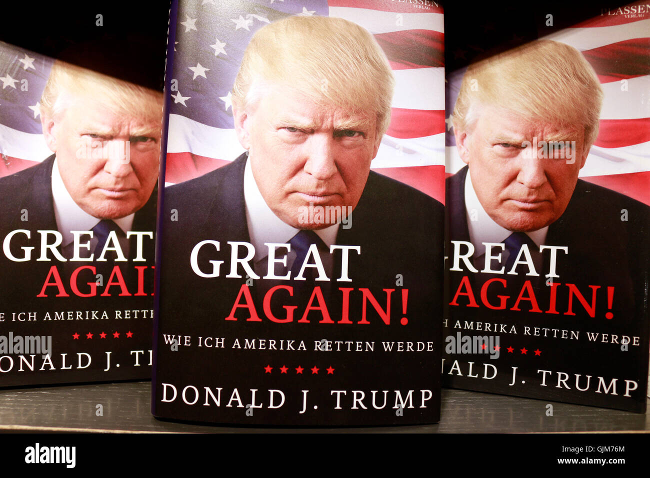 Donald Trump Auf Einem Buchcover - Symbolbild Zum Praesidentschaftswahlkampf in Den USA, Berlin. Stockfoto