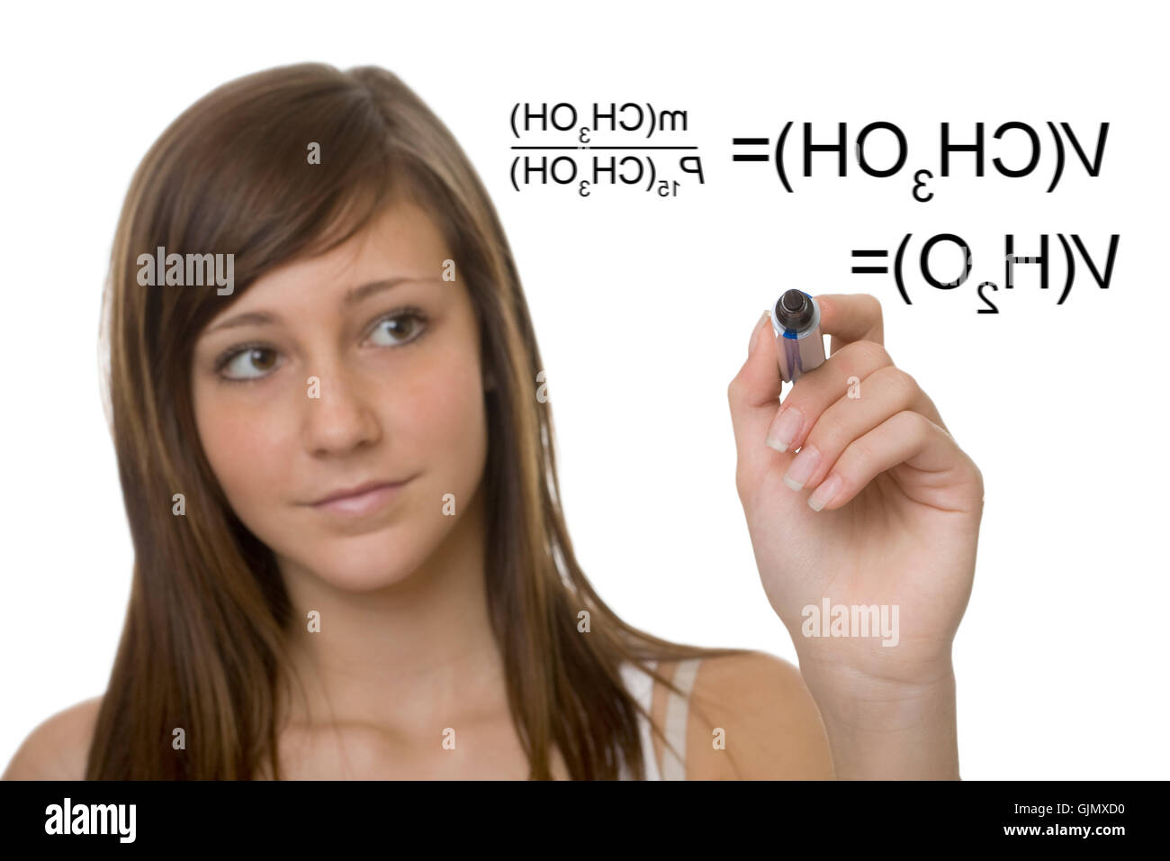 Student mit chemische Formel auf Glas Stockfoto