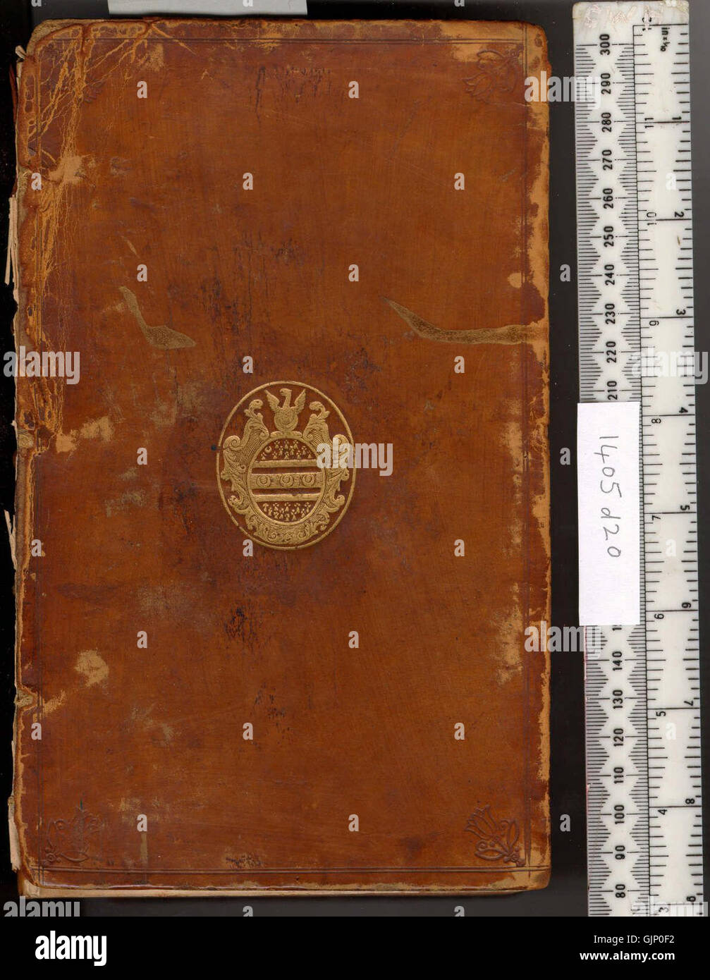 „Oberer Umschlag (1405d20)“ bezieht sich auf einen Artikel mit einem katalogisierten oberen Umschlag, der wahrscheinlich Teil einer größeren Sammlung oder eines größeren Dokuments ist. Stockfoto