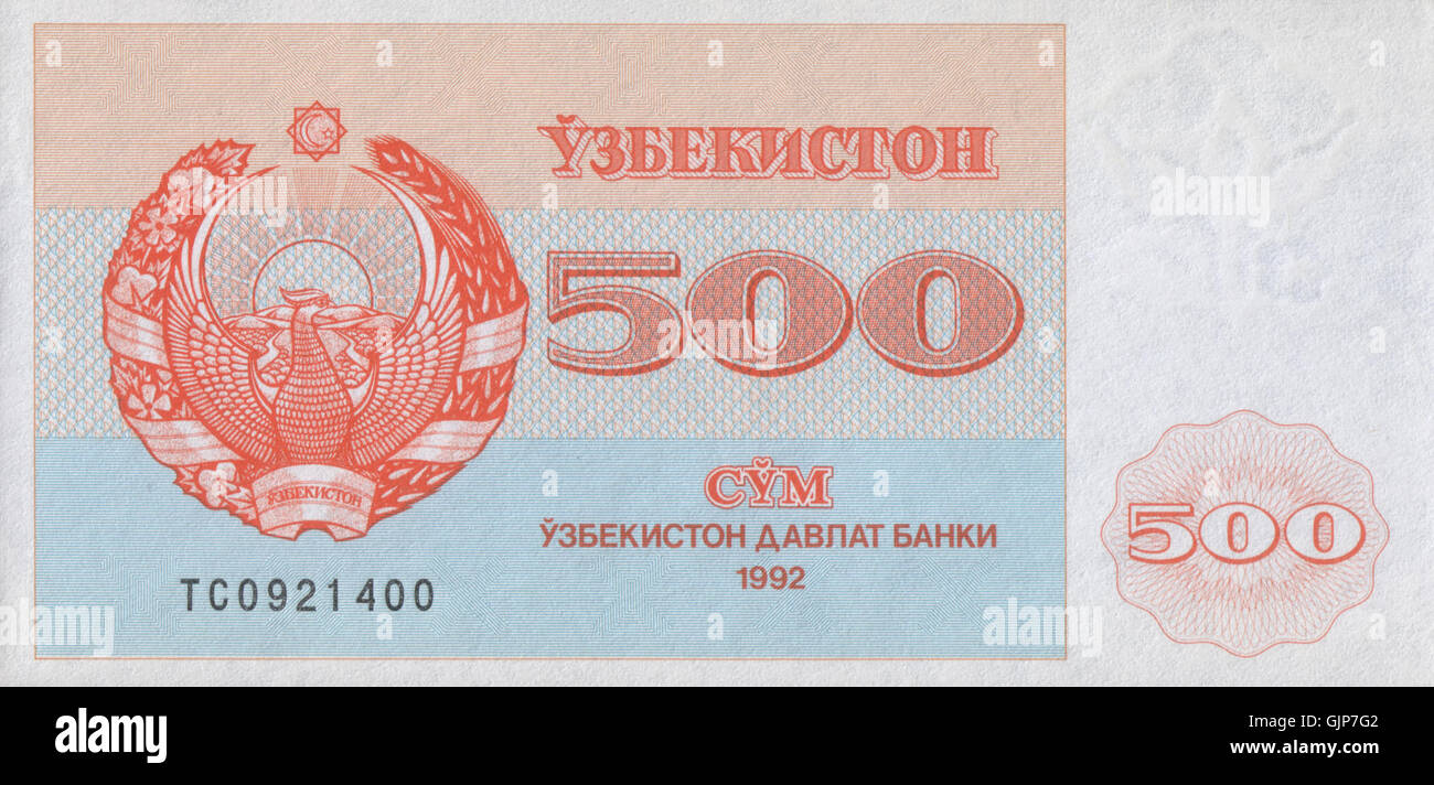 Es handelt sich um eine Banknote von 500 Som aus Usbekistan, die 1992 ausgegeben wurde. Die Note ist Teil der Währungsreihe, die nach der Unabhängigkeit Usbekistans nach dem Zusammenbruch der Sowjetunion eingeführt wurde. Es verfügt über markante Designs, die das kulturelle Erbe und die Geschichte des Landes repräsentieren. Stockfoto