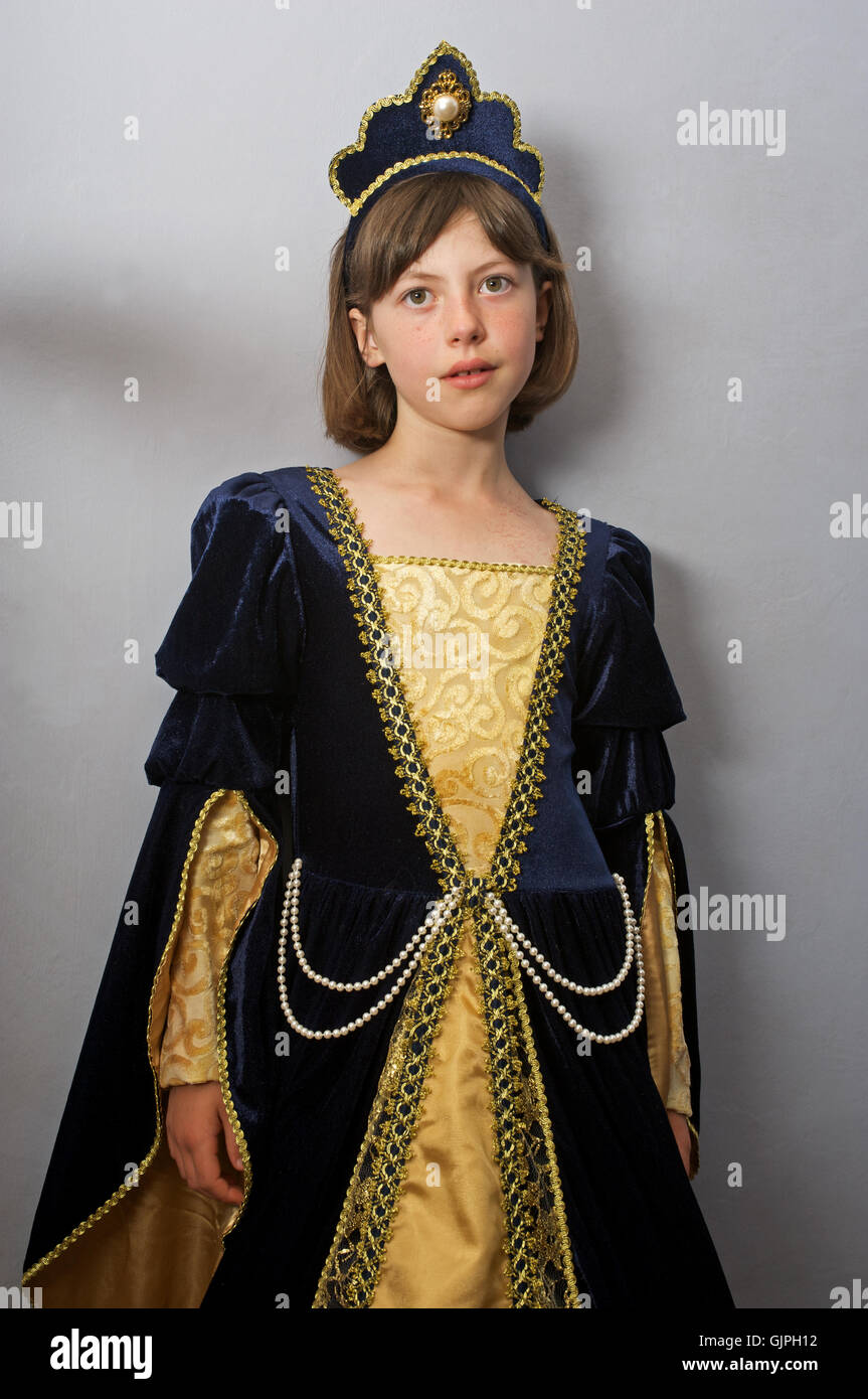 10 - Jahre altes Mädchen tragen historische Kostüme Stockfotografie - Alamy