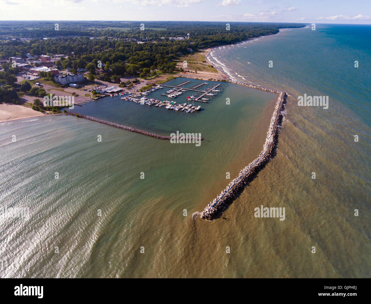 Luftaufnahme der Kleinstadt Mann gemacht Hafen am Lake Huron an Lexington Michigan am Lake Huron Stockfoto