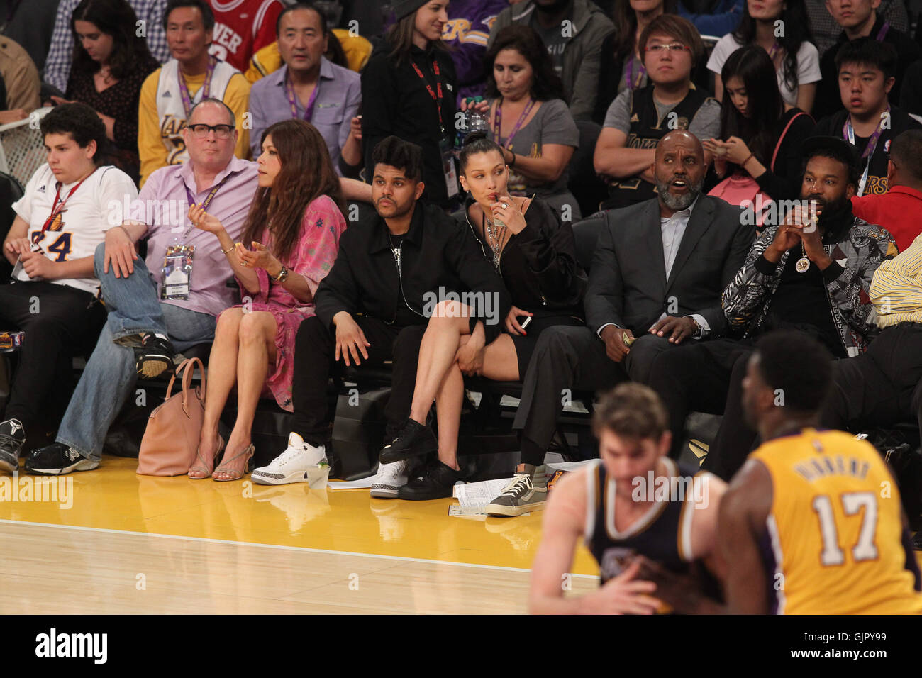 Mittwoch, 13. April 2016; Promis, bei der Lakers-Spiel. Die Los Angeles Lakers besiegte die Utah Jazz mit dem Endstand von 101-96 in Lakers Kobe Bryant letzten NBA-Spiel im Staples Center in der Innenstadt von Los Angeles, CA.  Mitwirkende: Die Weeknd, Bella Hadid Wh Stockfoto