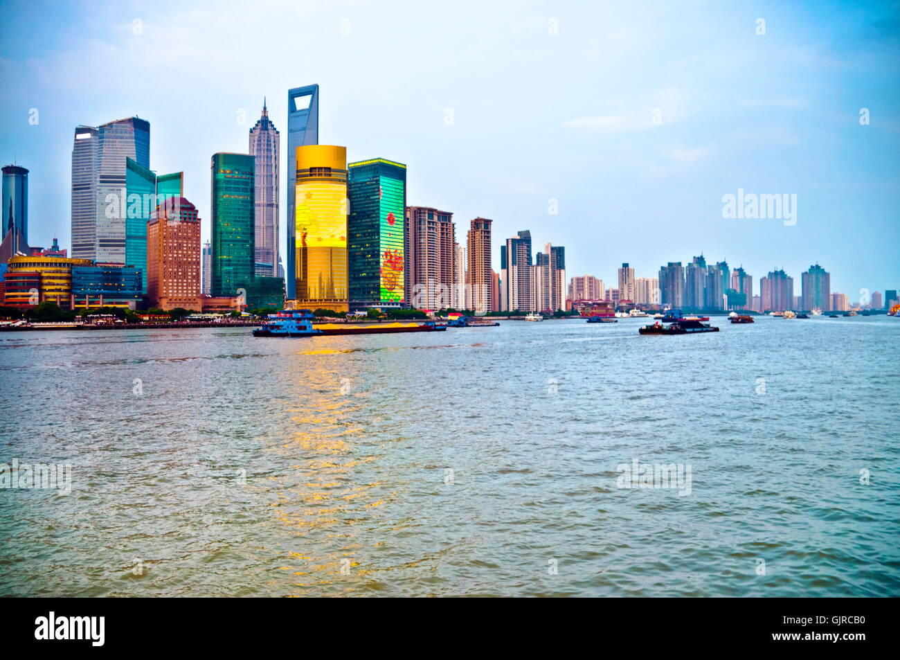 Geneigte Skyline von Shanghai Pudong Stockfoto