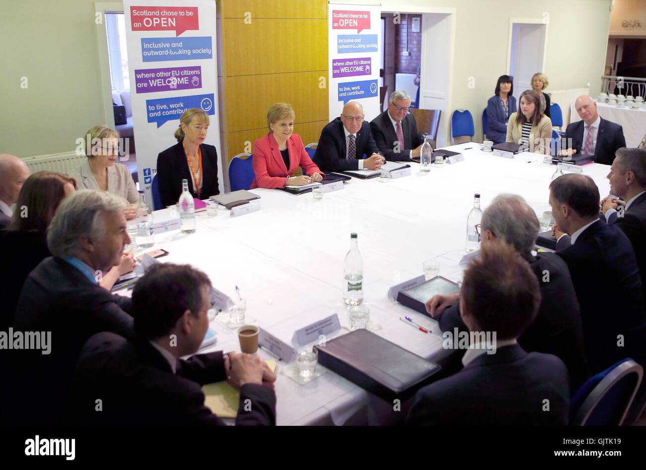 Erste Minister Nicola Sturgeon während einer speziellen Kabinettssitzung an der Getreidebörse in Edinburgh, vor einer öffentlichen Diskussion über das Ergebnis des EU-Referendums und was bedeutet es für EU-Bürger leben in Schottland. Stockfoto