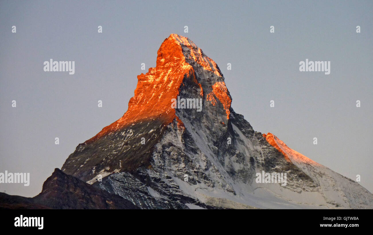 der Schweiz Roter Himmel leuchten Stockfotografie - Alamy