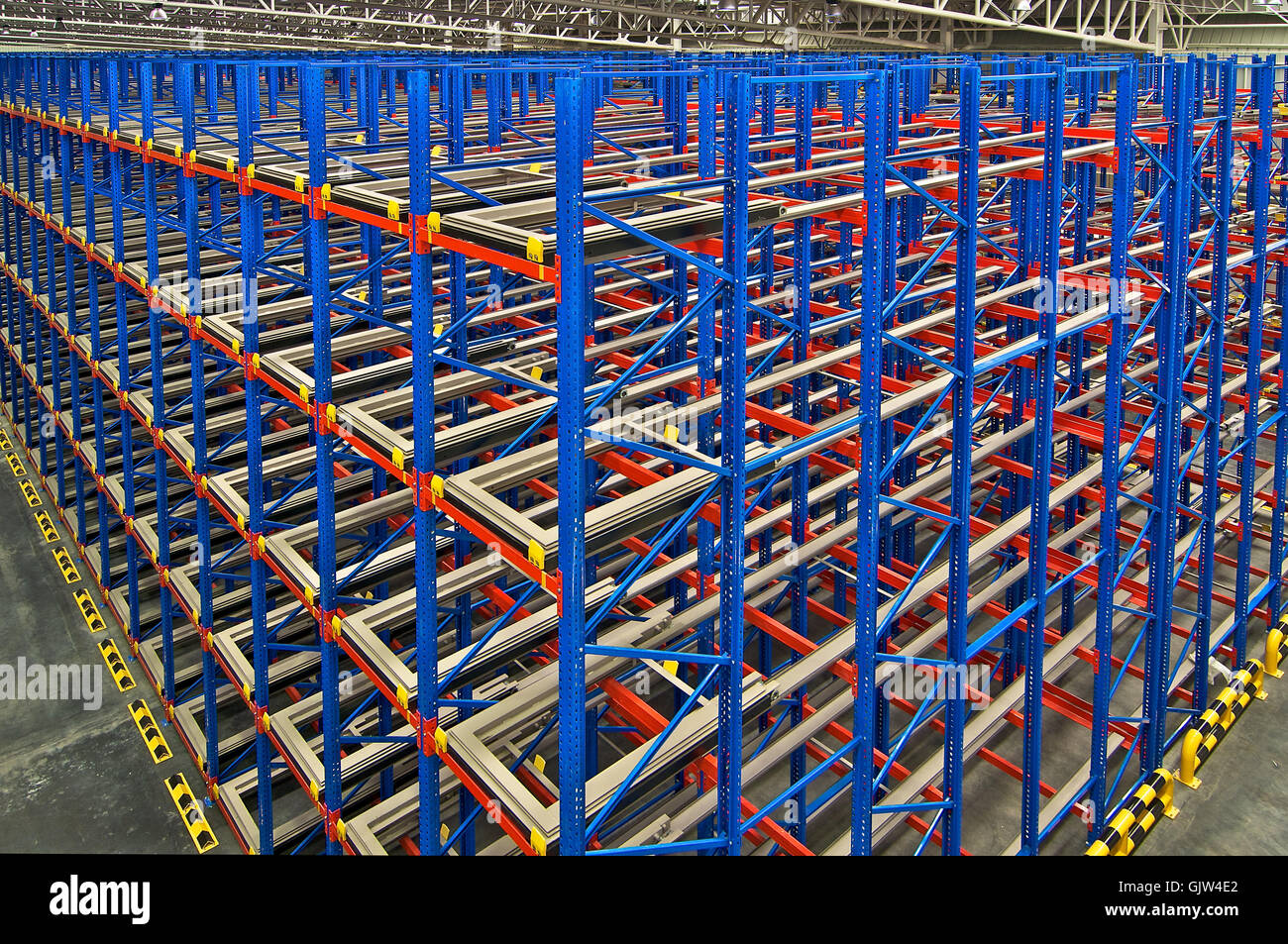 Paletten-Regalsystem für Lager Lagerung Metall Regale Verteilzentrum Stockfoto