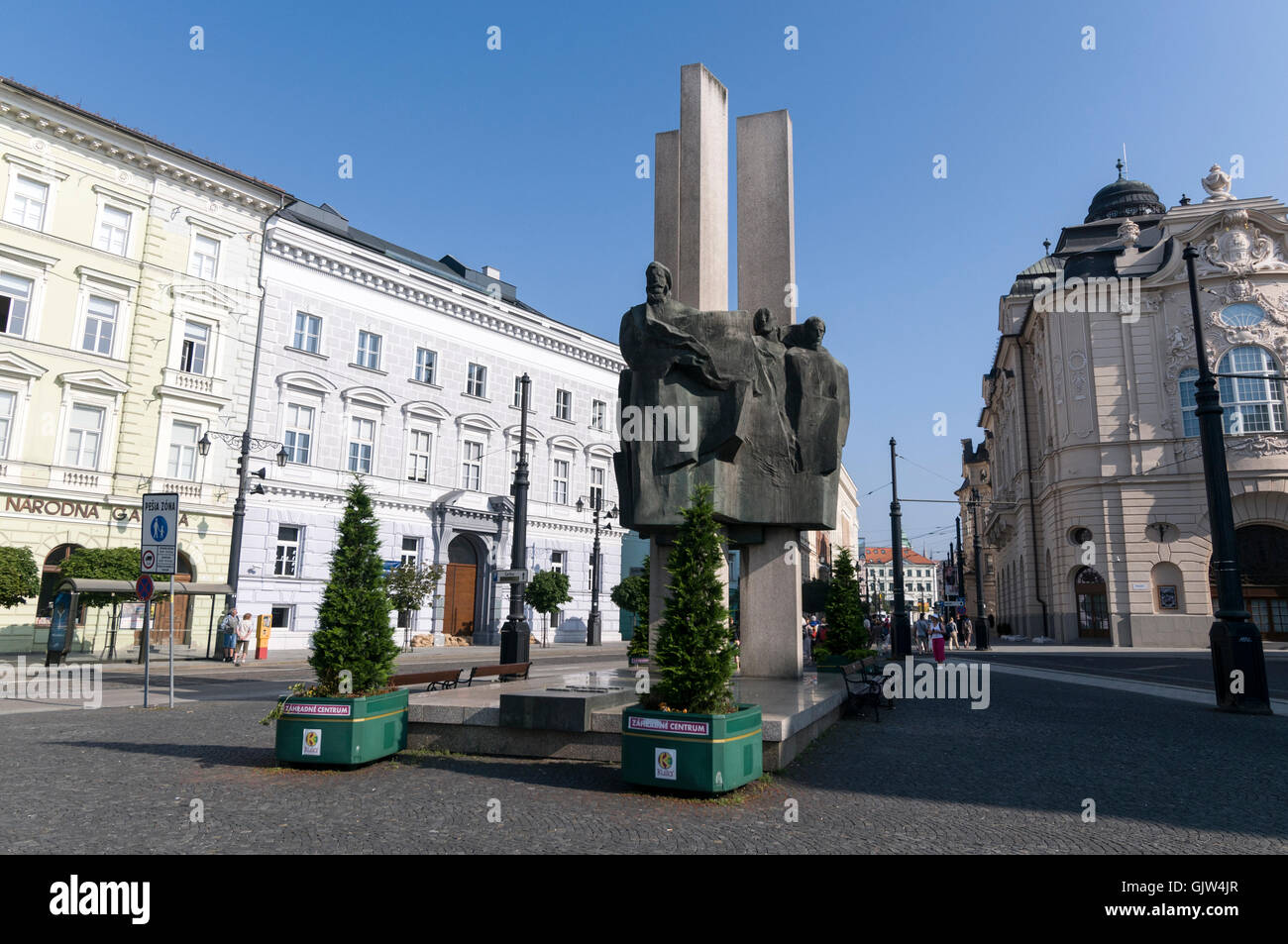 Eine Statue von Ľudovít Štúr auf dem Ľudovít Štú nam (Ľudovít Štú Platz) in Bratislava, Slowakei. Ľudovít Velislav Štúr war eine revolutionäre slowakische Politik Stockfoto