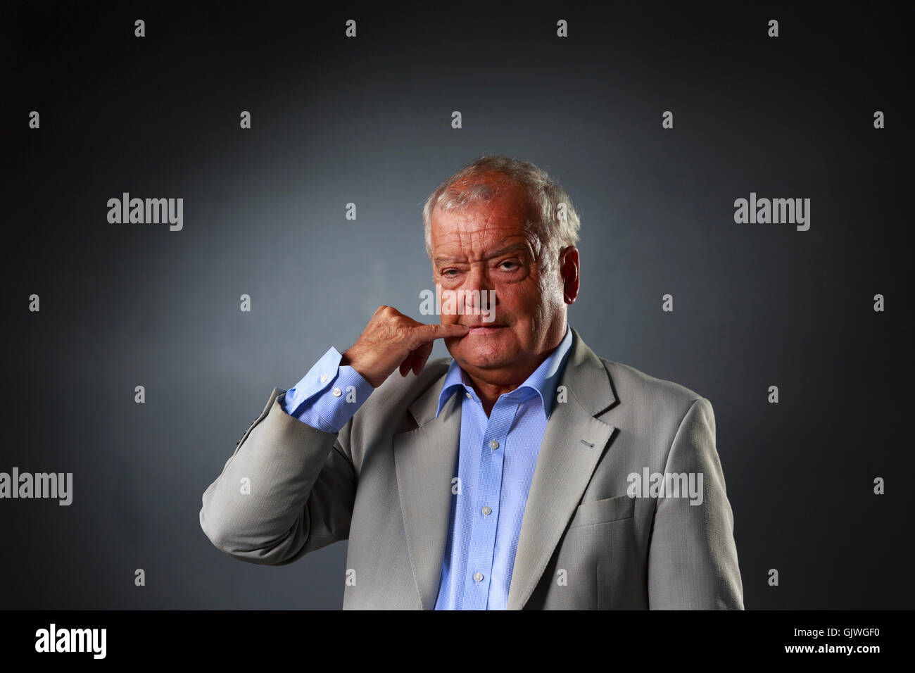 Edinburgh, UK. 17. August 2016. Edinburgh International Book Festival 5. Tag. Edinburgh International Book Festival findet statt in Charlotte Square Gardens. Edinburgh. Im Bild Tom Devine. Pako Mera/Alamy Live-Nachrichten Stockfoto