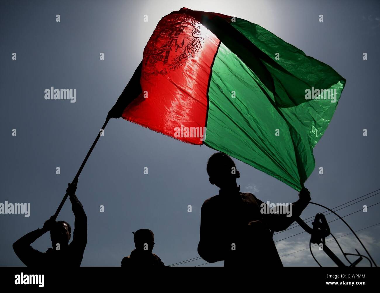 Kabul, Afghanistan. 18. August 2016. Afghanen feiern afghanischen Unabhängigkeitstag in Kabul, Afghanistan, am 18. August 2016. Der Krieg zerrütteten Afghanistan am Donnerstag jährte sich zum 97. ihrer Unabhängigkeit von der britischen Besatzung durch Abhaltung von Tagungen und Feierlichkeiten landesweit unter strengen Sicherheitsvorkehrungen. Bildnachweis: Rahmat Alizadah/Xinhua/Alamy Live-Nachrichten Stockfoto