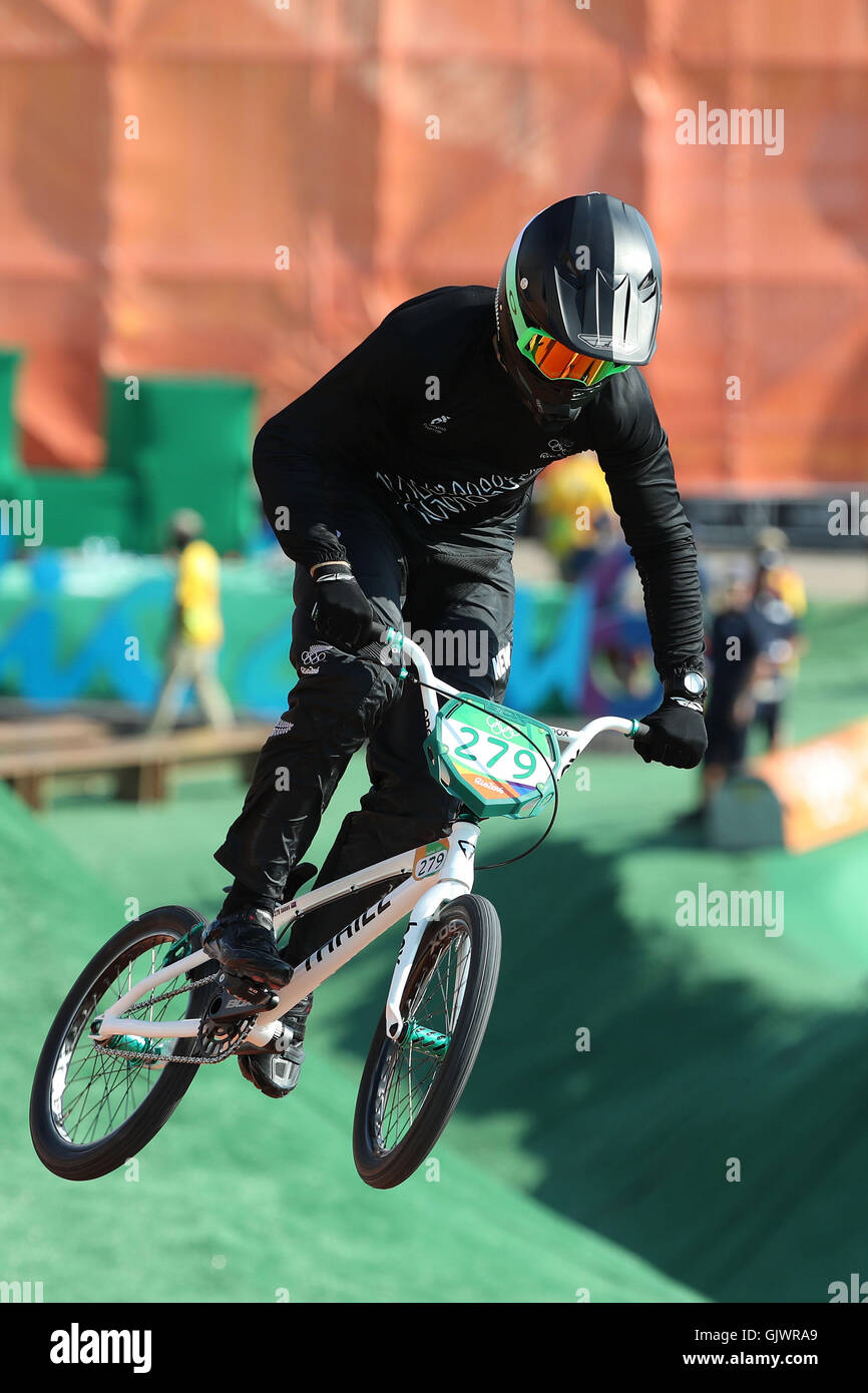 Rio De Janeiro, Brasilien. 17. August 2016. Herren BMX Wettbewerb. Trent Jones (NZL) © Aktion Plus Sport/Alamy Live-Nachrichten Stockfoto