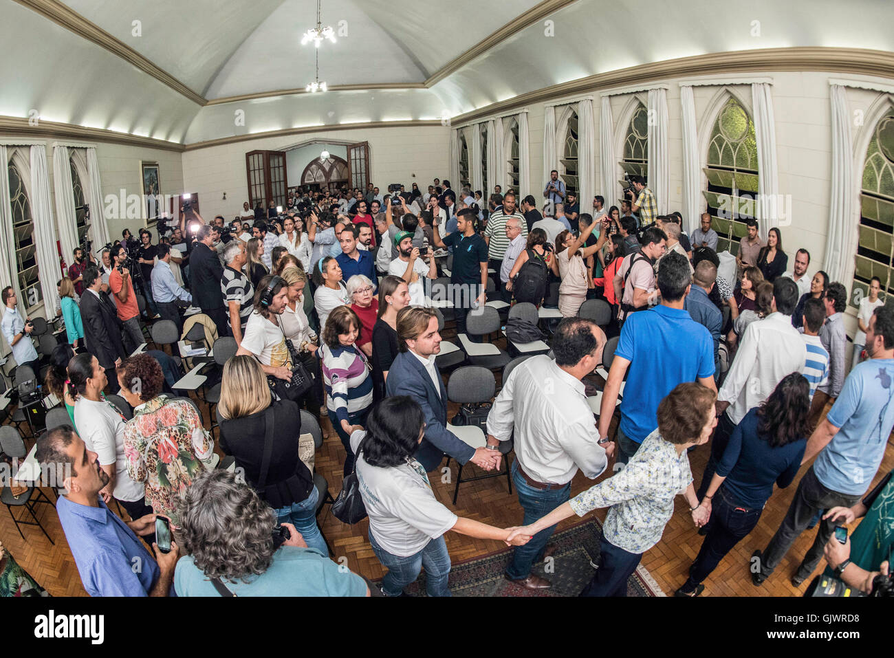 BELO HORIZONTE, MG - 17.08.2016: Debatte COM CANDIDATOS A PREFEITO DE BH - Dynamik bei 1. Aussprache mit Kandidaten für das Bürgermeisteramt von Belo Horizonte, gehalten im Gemeindesaal der Kirche der Muttergottes von gute Reise. (Foto: Nereu Jr/Fotoarena) Stockfoto