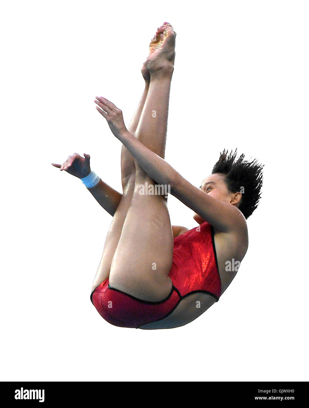 Rio De Janeiro, Brasilien. 18. August 2016. Chinas Ren Qian konkurriert die Frauen 10m Plattform Finale des Tauchens auf den Rio Olympischen Spielen 2016 in Rio De Janeiro, Brasilien, am 18. August 2016. Ren Qian gewann die Goldmedaille. © Cheng Min/Xinhua/Alamy Live-Nachrichten Stockfoto