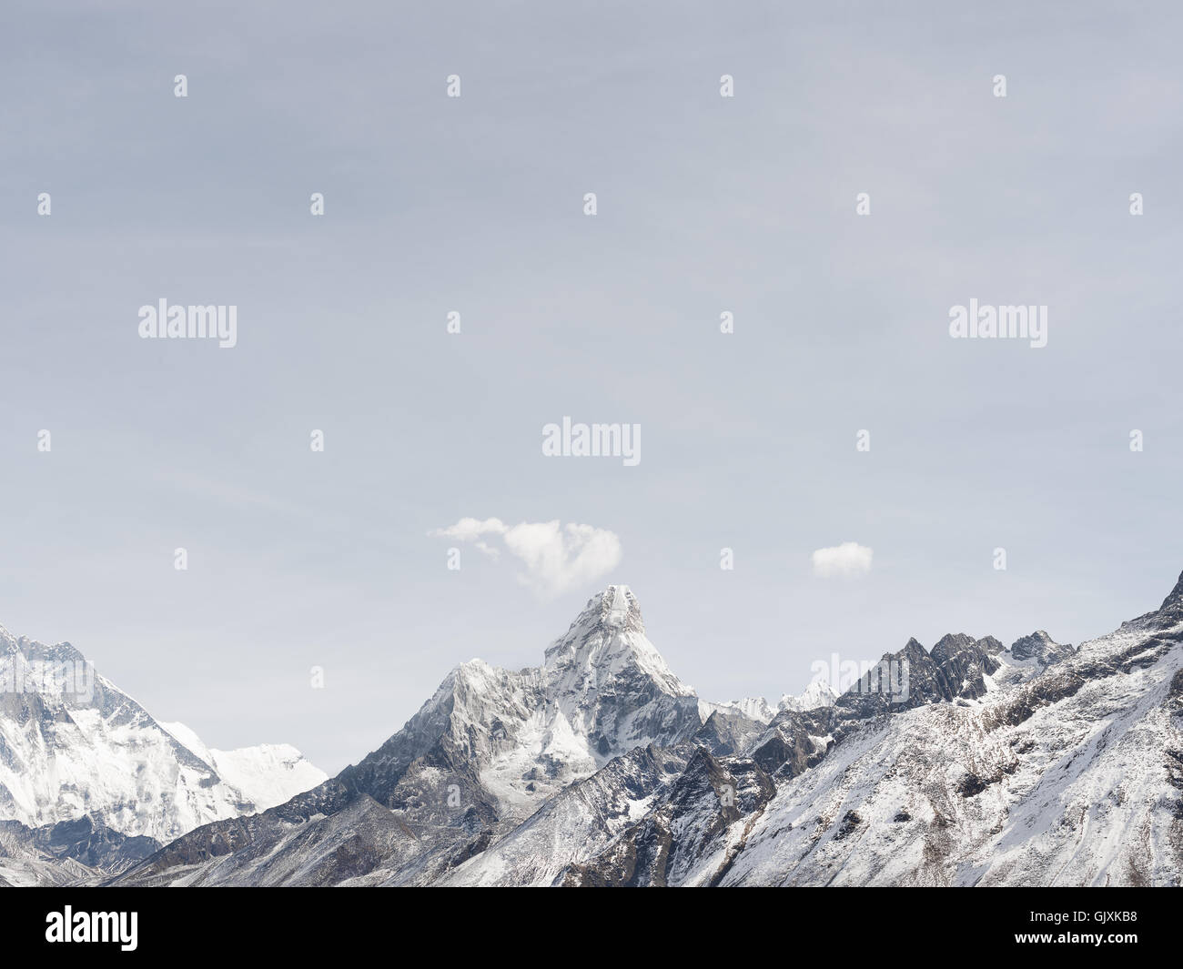 Schneebedeckten schroffen Gipfel des Himalaya in Nepal Everest-Basislager Stockfoto