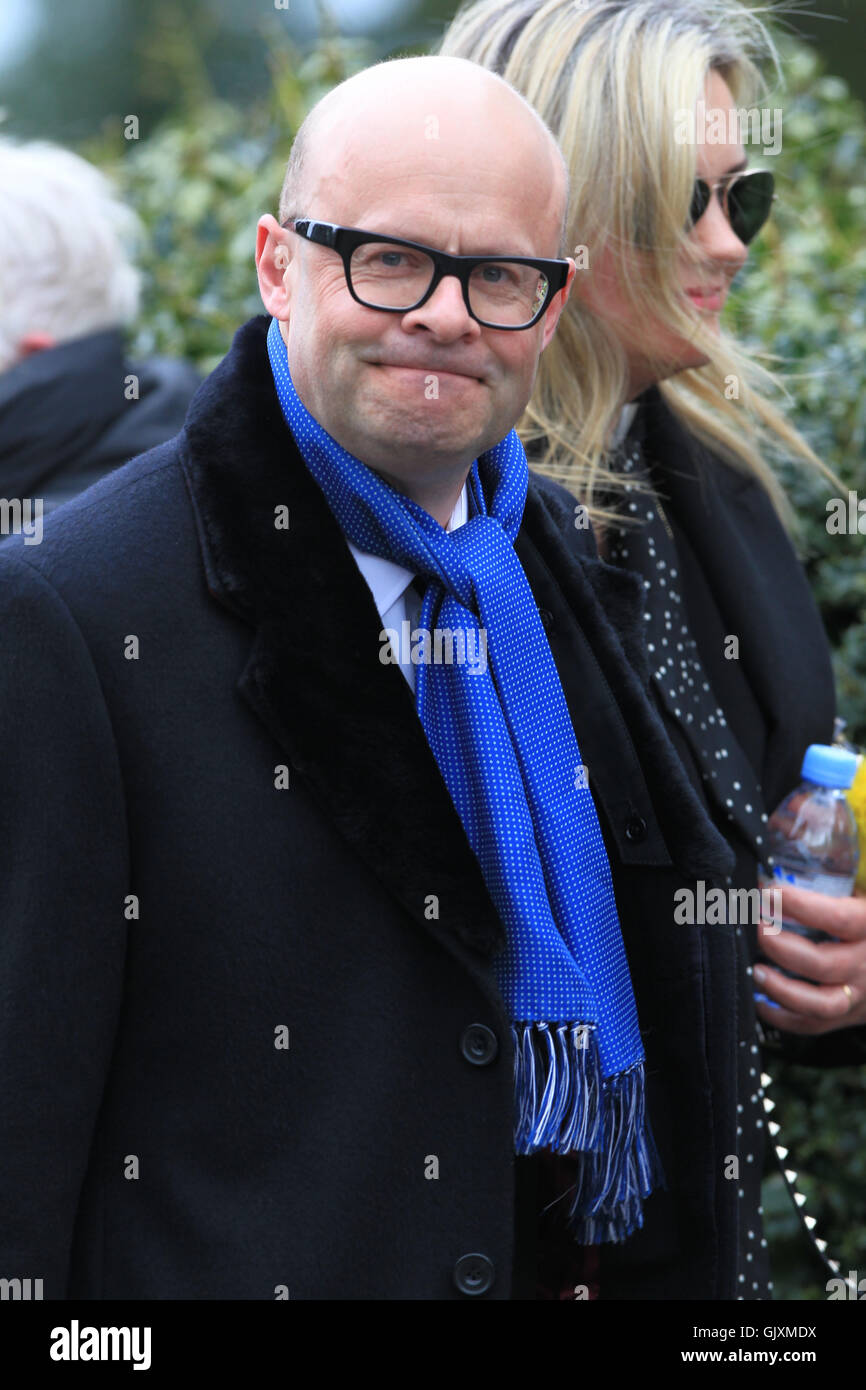 Beerdigung von Ronnie Corbett Featuring: Harry Hill wo: London, Vereinigtes Königreich bei: 18. April 2016 Stockfoto