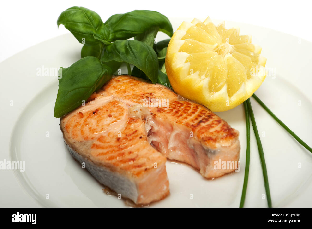 Fisch Steak Basilikum Stockfoto