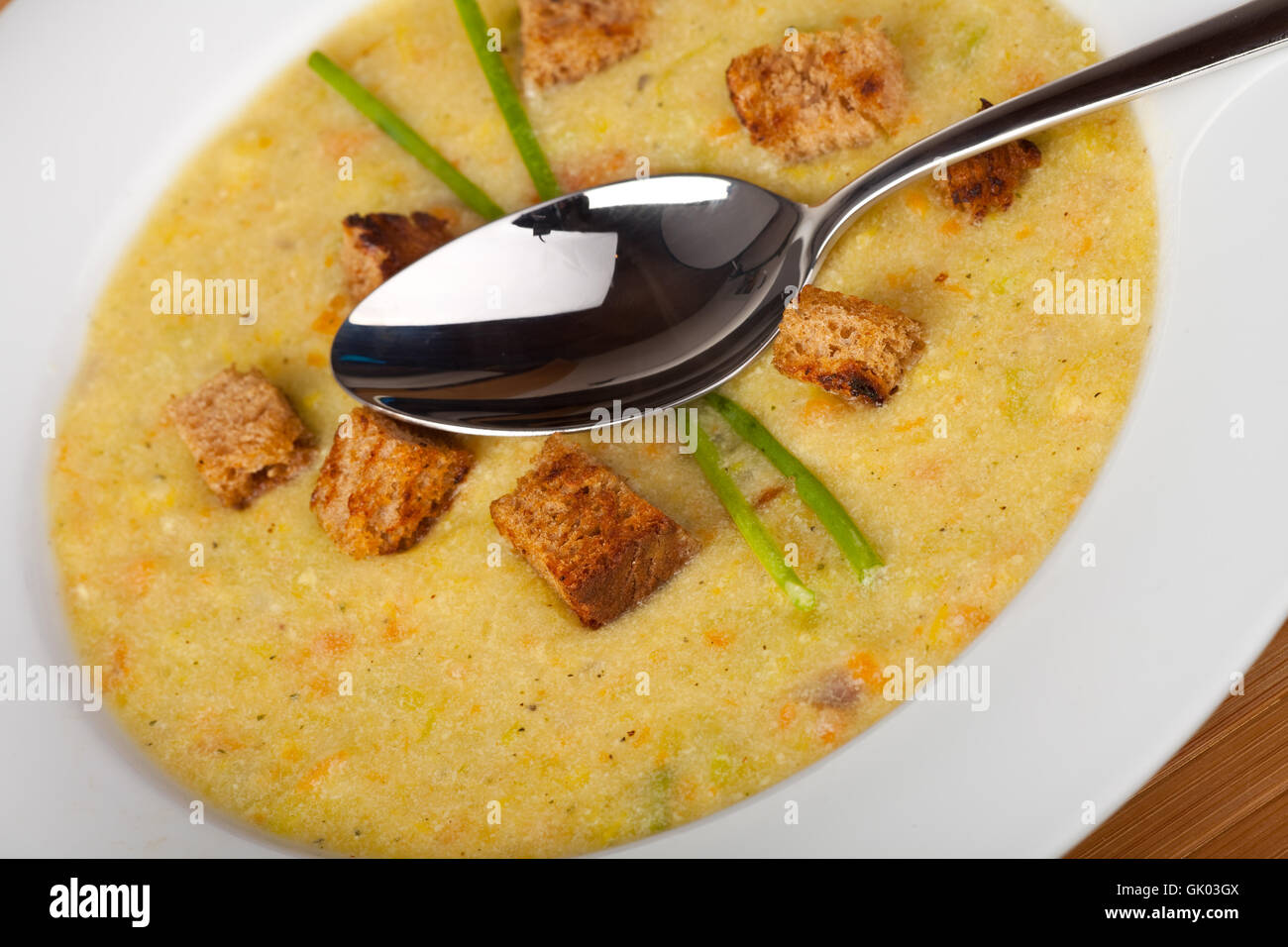 Suppe mit croutons -Fotos und -Bildmaterial in hoher Auflösung – Alamy