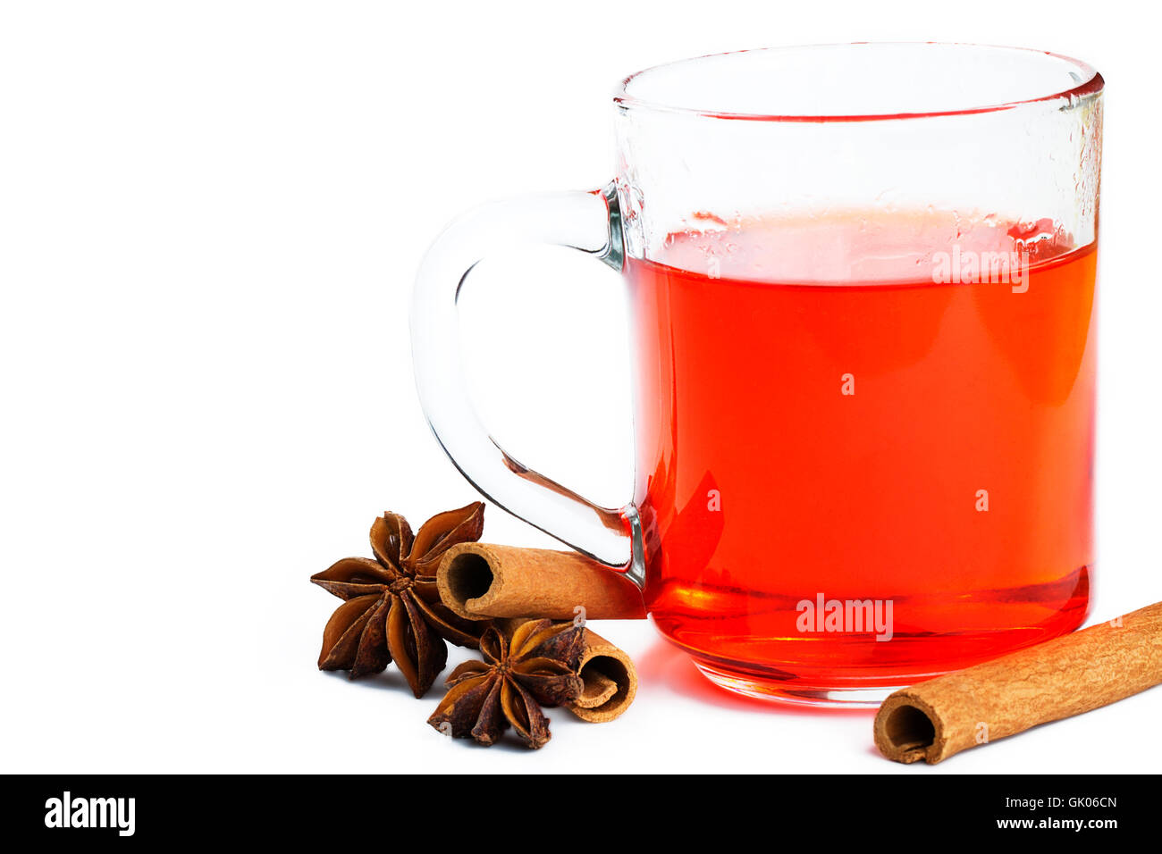 roter Tee Zimt-Sticks und Sternanis Stockfoto