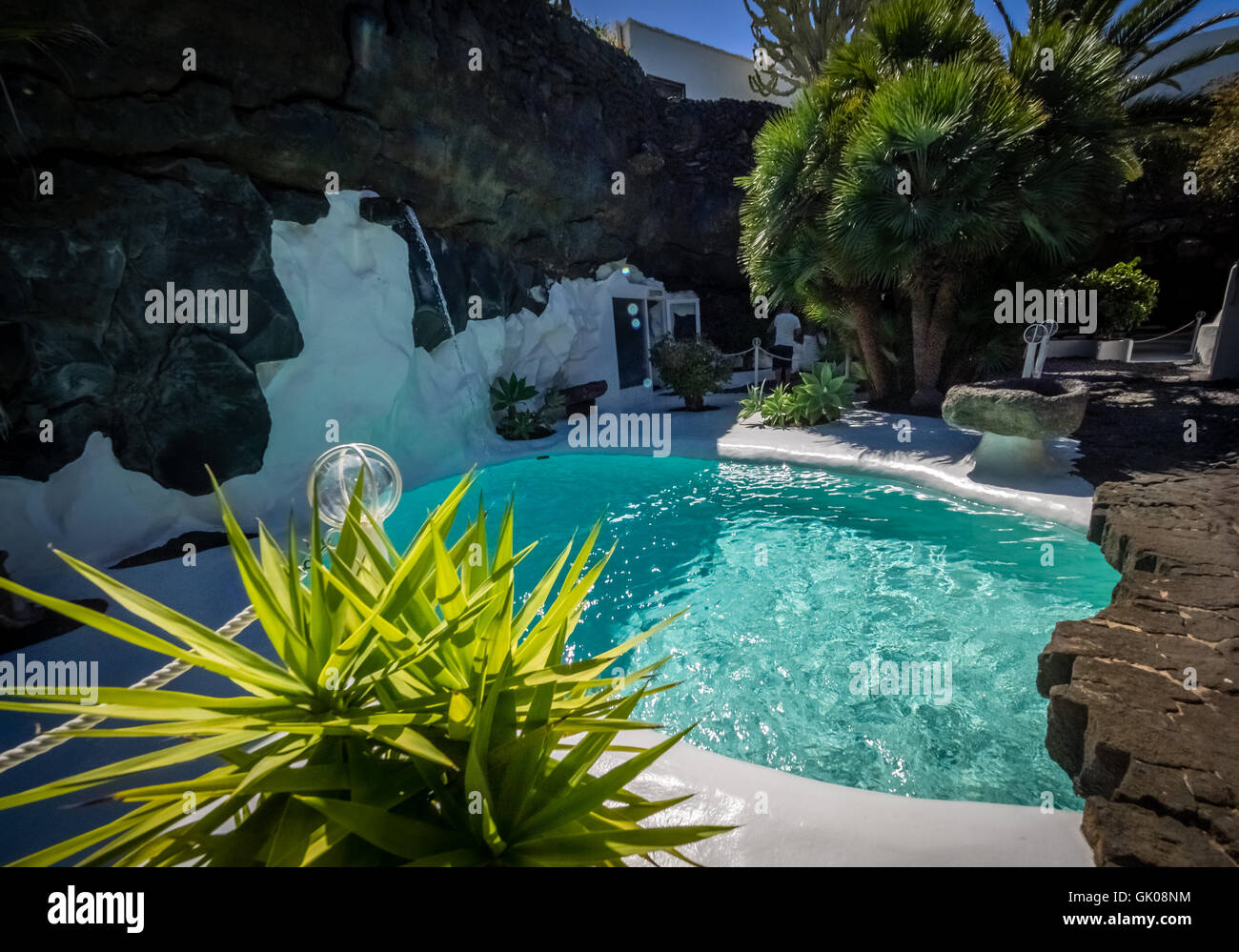 Lanzarote, Spanien - 22. August 2016: Kleiner Pool in der Cesar Marique Stiftung in Tahiche, Lanzarote, Kanarische Inseln, Spanien Stockfoto
