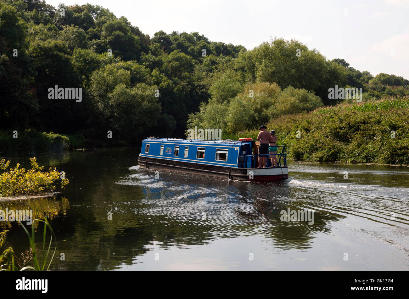 Narrowboat am Fluss Avon bei Marlcliff, Warwickshire, England, UK Stockfoto