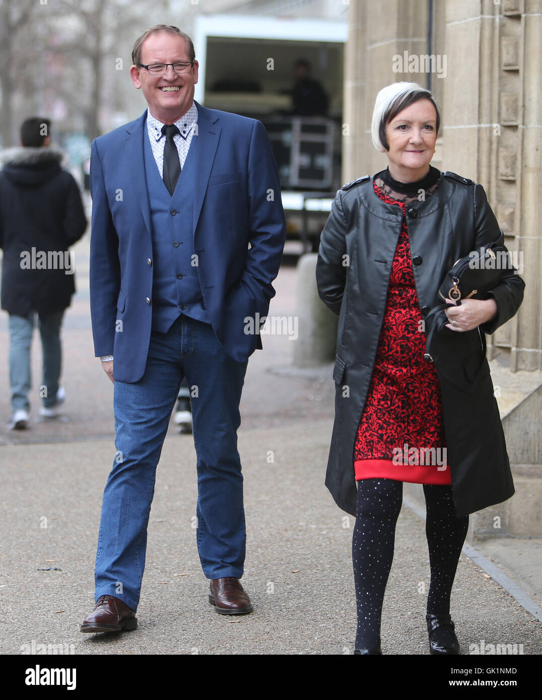 BGT Ian Marshall und Frau Ann außerhalb ITV Studios Featuring: Ian Marshall, Ann Marshall Where: London, Vereinigtes Königreich bei: 25. April 2016 Stockfoto