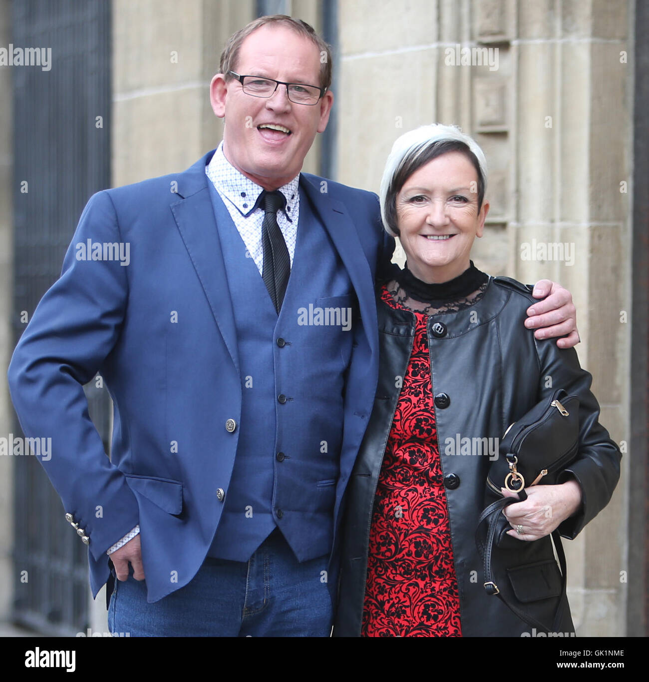 BGT Ian Marshall und Frau Ann außerhalb ITV Studios Featuring: Ian Marshall, Ann Marshall Where: London, Vereinigtes Königreich bei: 25. April 2016 Stockfoto