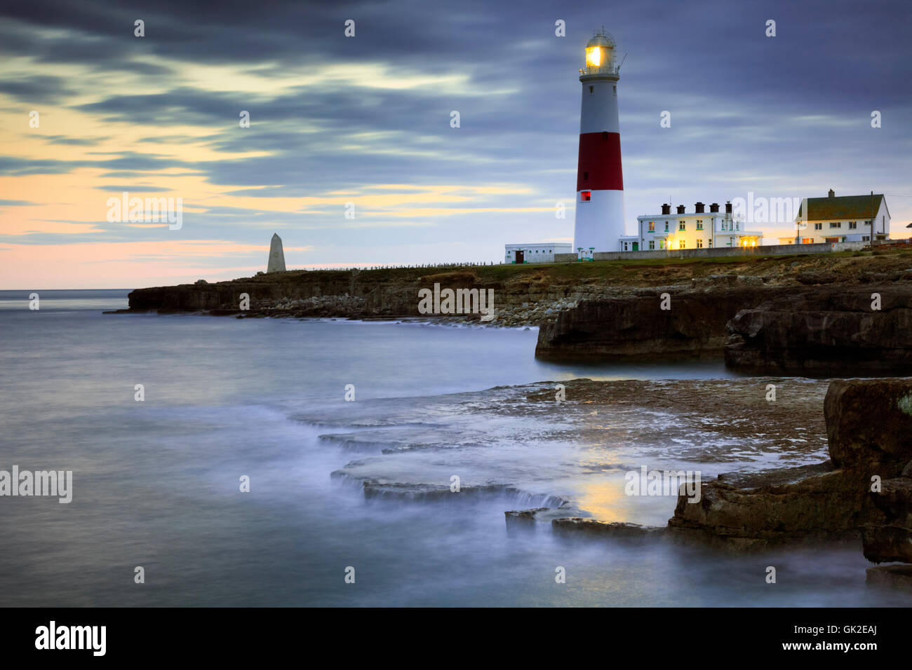 Der Leuchtturm auf der Isle of Portland in Dorset. Stockfoto