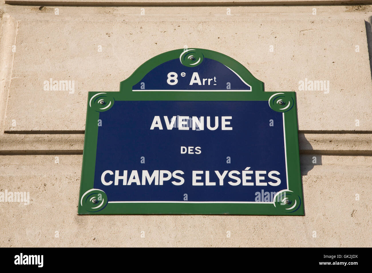 Champs Elysees Straße unterzeichnen Paris Frankreich shopping Reisen Tourismus Luxus kaufen Europa Stockfoto