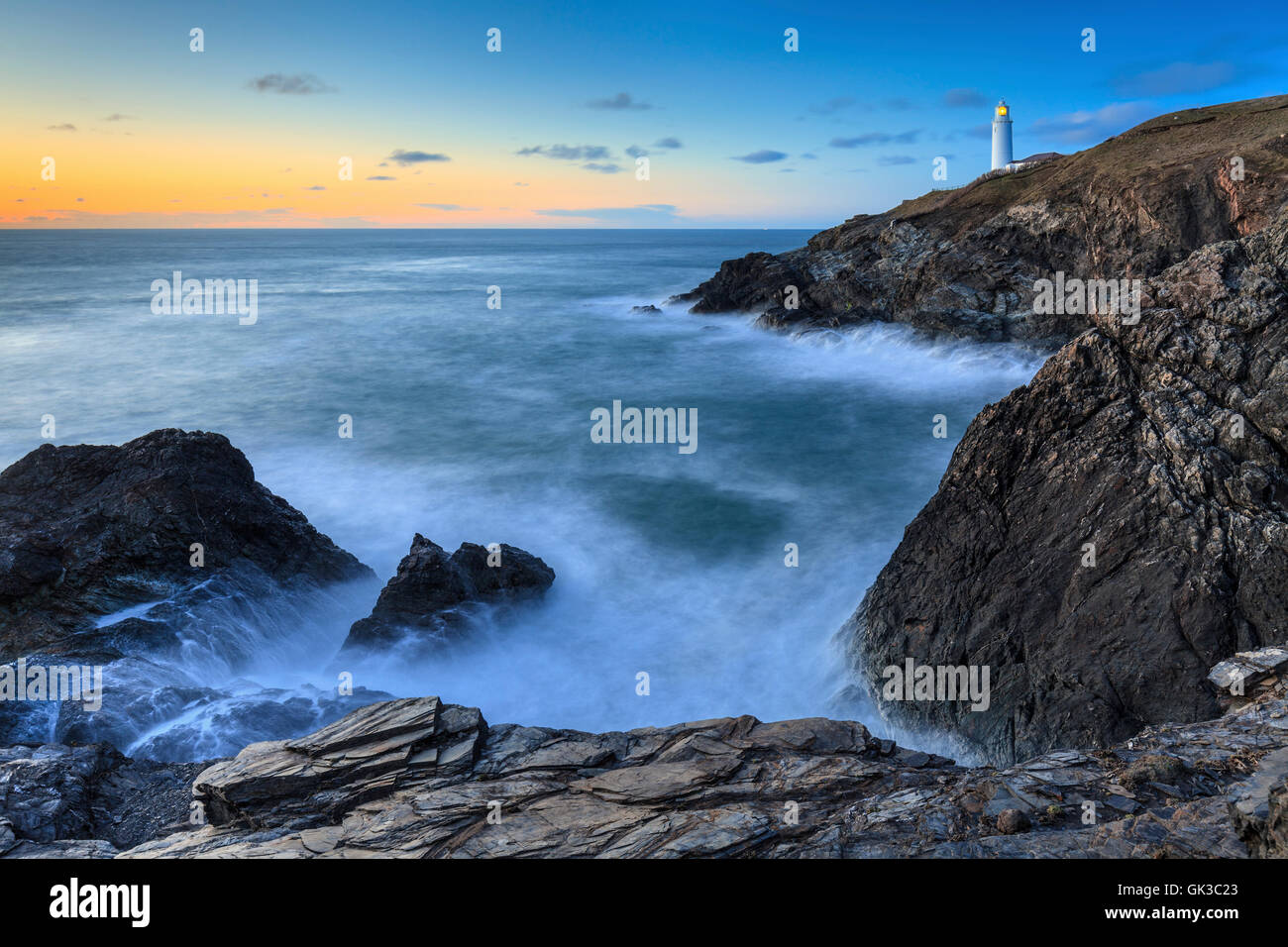 Trevose Leuchtturm an der Nordküste von Cornwall. Stockfoto