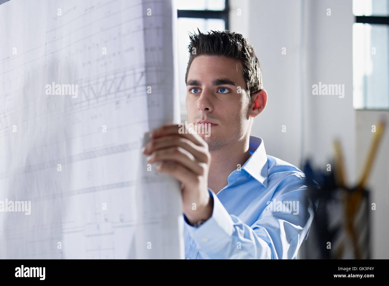 Architekt Ingenieur lesen Stockfoto