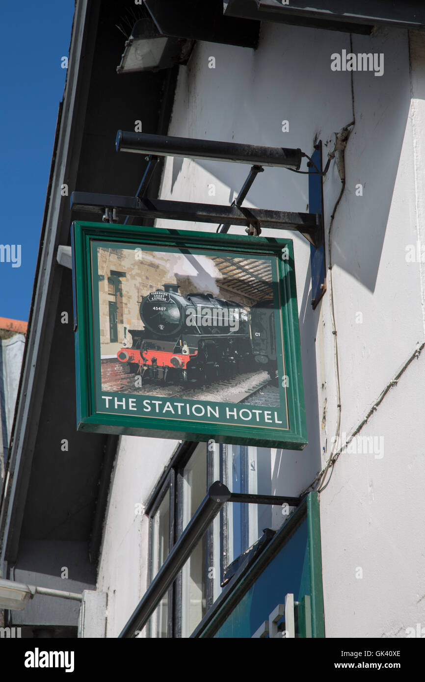 Station Hotel Pub Schild, Pickering, Yorkshire, England, UK Stockfoto