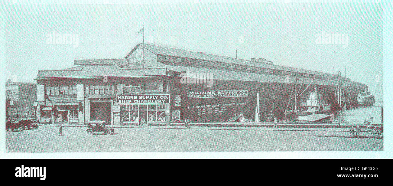 Die Marine Supply Co mit Sitz in Seattle war ein wichtiger Lieferant von Schiffsleuchtern, Schiffsbeschlägen und Maschinenbedarf und diente der wachsenden maritimen Industrie während des frühen 20. Jahrhunderts. Stockfoto