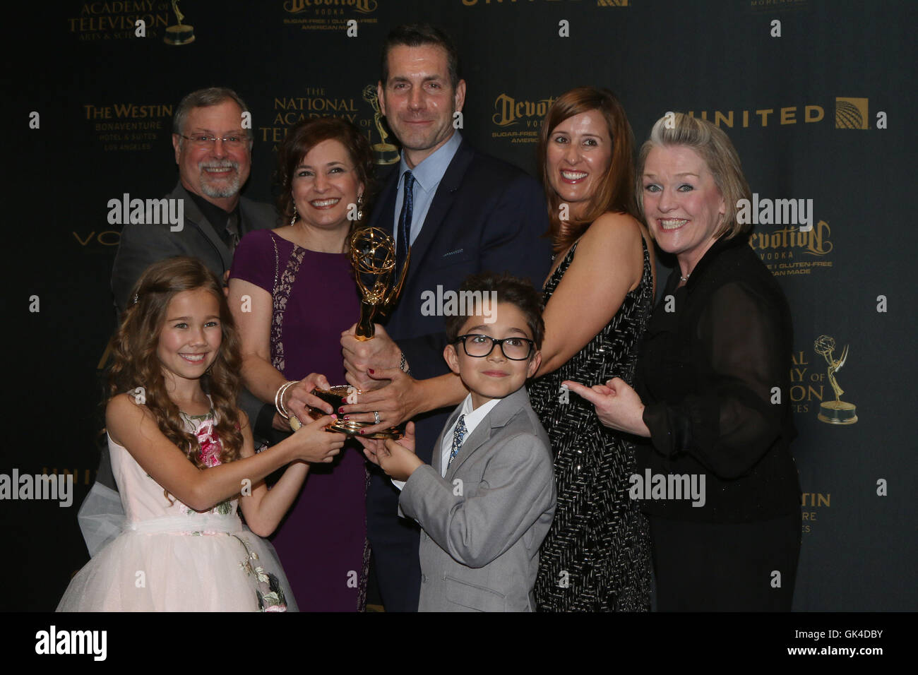 43. Daytime Emmy Awards statt im Westin Bonaventure Hotel - Zimmer mit Presse: General Hospital Produzenten, Frank Valentini, Brooklyn Rae Silzer, Nicolas Bechtel Where: Los Angeles, California, Vereinigte Staaten von Amerika als: 1. Mai 2016 Stockfoto