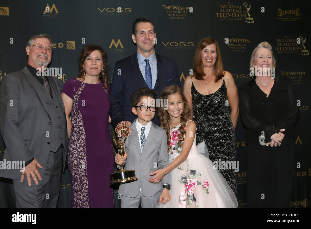 43. Daytime Emmy Awards statt im Westin Bonaventure Hotel - Zimmer mit Presse: General Hospital Produzenten, Frank Valentini, Nicolas Bechtel, Brooklyn Rae Silzer Where: Los Angeles, California, Vereinigte Staaten von Amerika als: 1. Mai 2016 Stockfoto