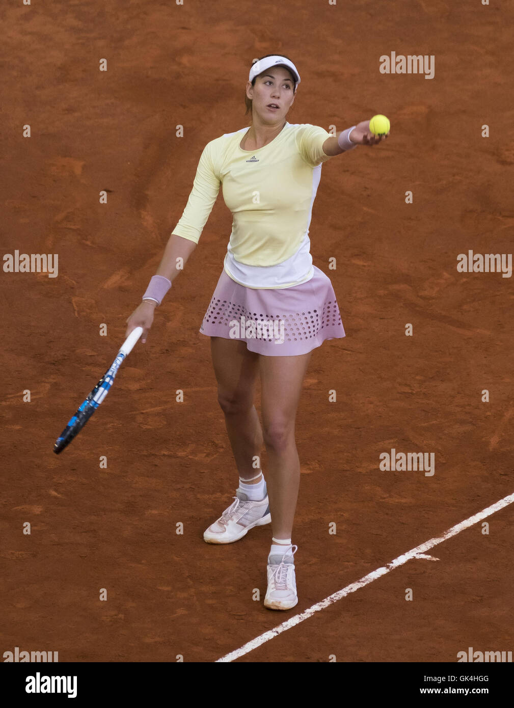 Garbiñe Muguruza in Aktion gegen Irina-Camelia große in der zweiten Runde der Mutua Madrid Open: Garbiñe Muguruza wo: Madrid, Spanien: 2. Mai 2016 Stockfoto