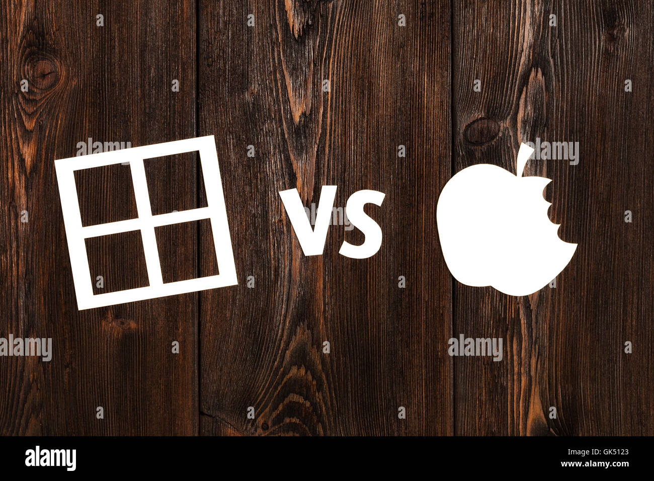 Papier angebissene Apfel und Fenster. Abstrakte Konzeptbild Stockfoto