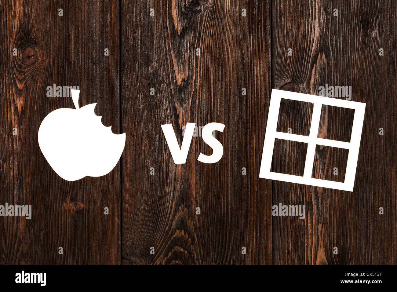 Papier angebissene Apfel und Fenster. Abstrakte Konzeptbild Stockfoto