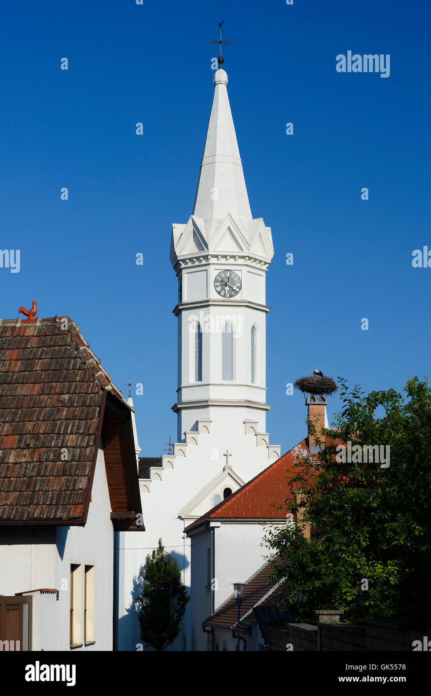 Mörbisch am See: Evangelische Kirche und Störche nisten, Österreich, Burgenland, Stockfoto