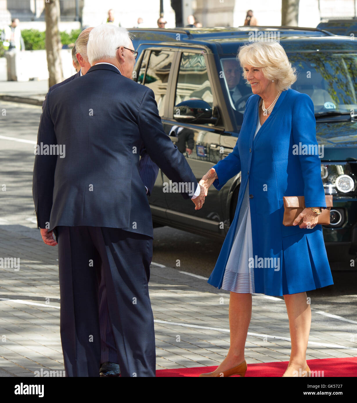 Der Prince Of Wales und die Herzogin von Corwall Besuch Kanada-Haus den letzten Renovierung Anzeigen funktioniert mit: Camilla, Herzogin von Cornwall, Hochkommissar wo: London, Vereinigtes Königreich bei: 4. Mai 2016 Stockfoto