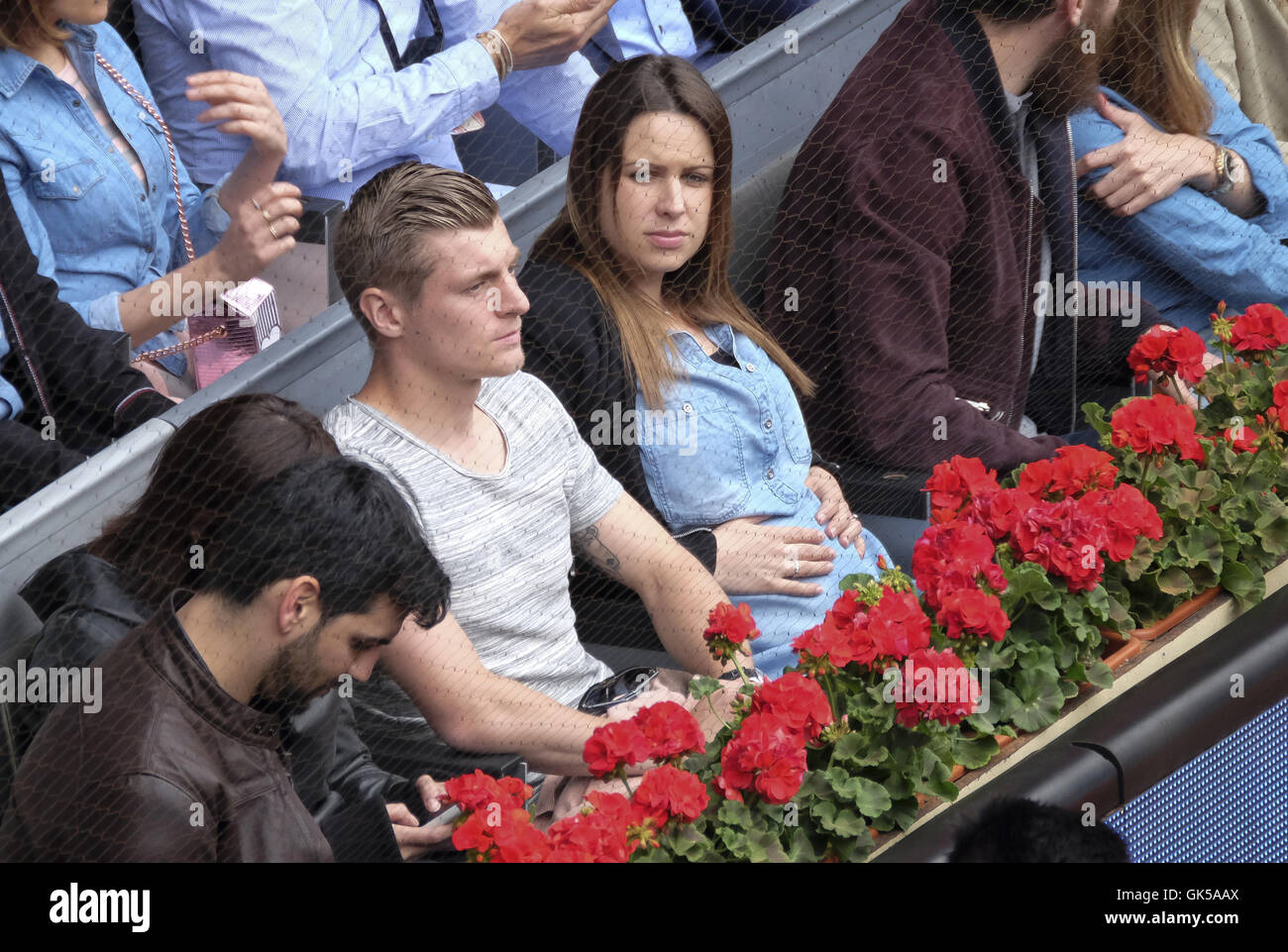 Toni Kroos Und Seine Schwangere Frau Jessica Farber Besuchen Den Mutua Madrid Open In Caja Magica Featuring Toni Kroos Jessica Farber Where Madrid Spanien 5 Mai 2016 Stockfotografie Alamy