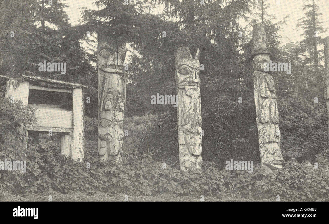 38747 indische Grab und Totems, Klinkwan Stockfoto
