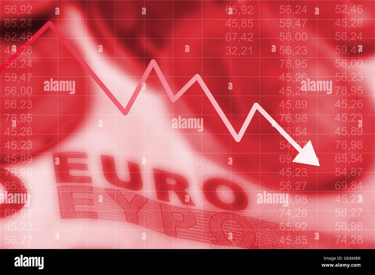 Pfeil-Graph hinunter und Euro-Währung im Hintergrund Stockfoto