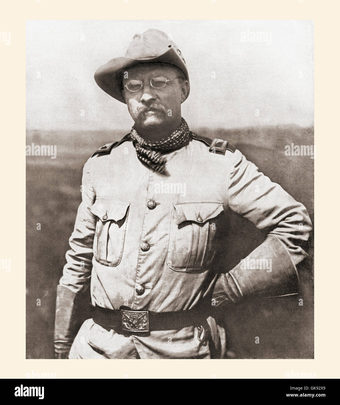 Theodore Roosevelt Jr., 1858 – 1919. Amerikanischer Staatsmann, Autor, Explorer, Soldat, Naturforscher und Reformator, als der 26. Präsident der Vereinigten Staaten diente.  Hier zu sehen, während des Spanisch-Amerikanischen Krieges 1898 mit Rough Riders dient. Stockfoto