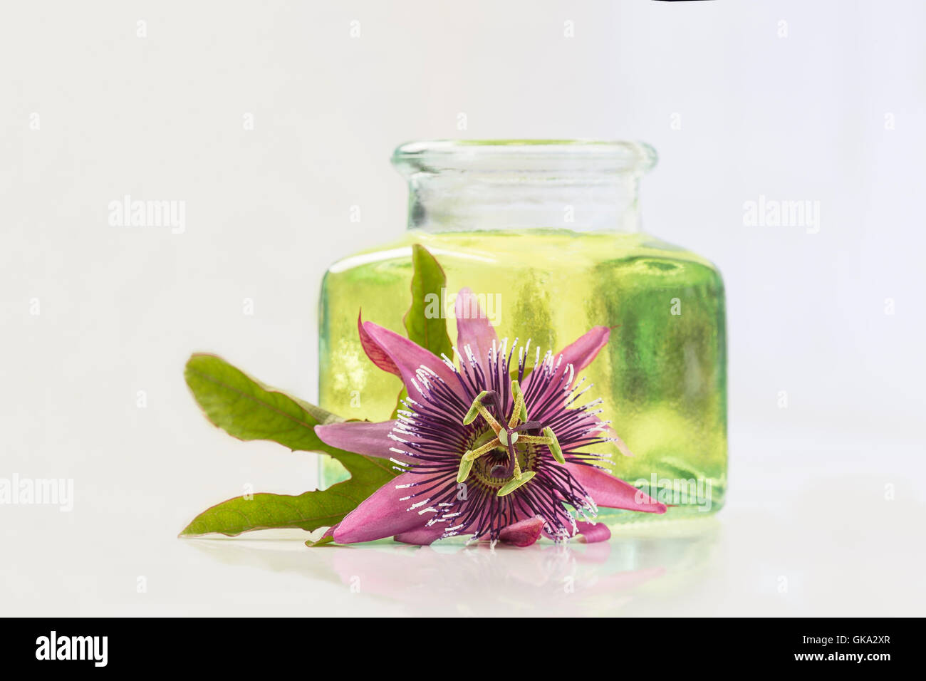 Passion Flower Aromatherapie ätherische Öle Stockfoto