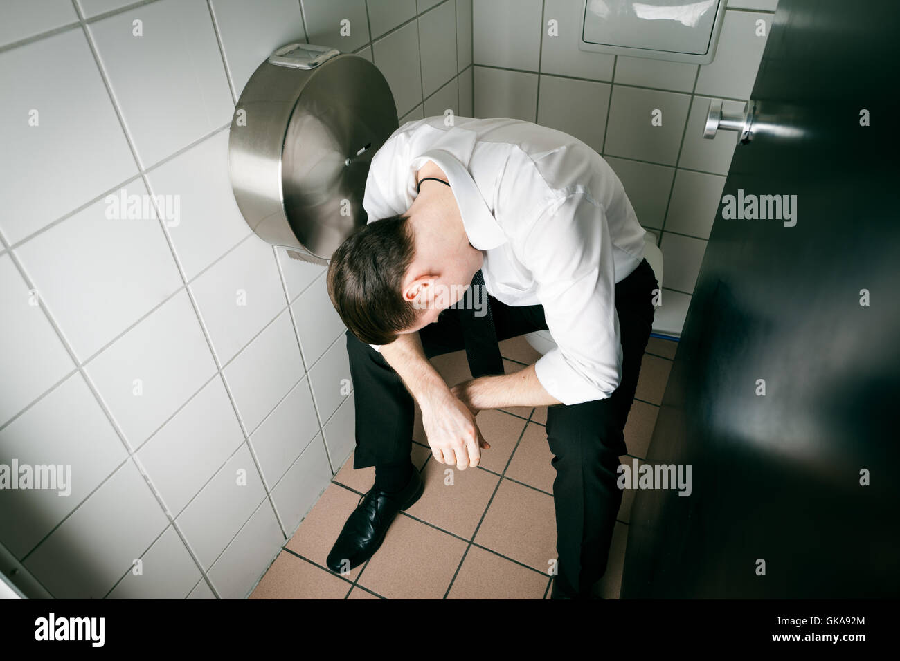 Leute Auf Der Toilette Stockfotos und -bilder Kaufen - Alamy