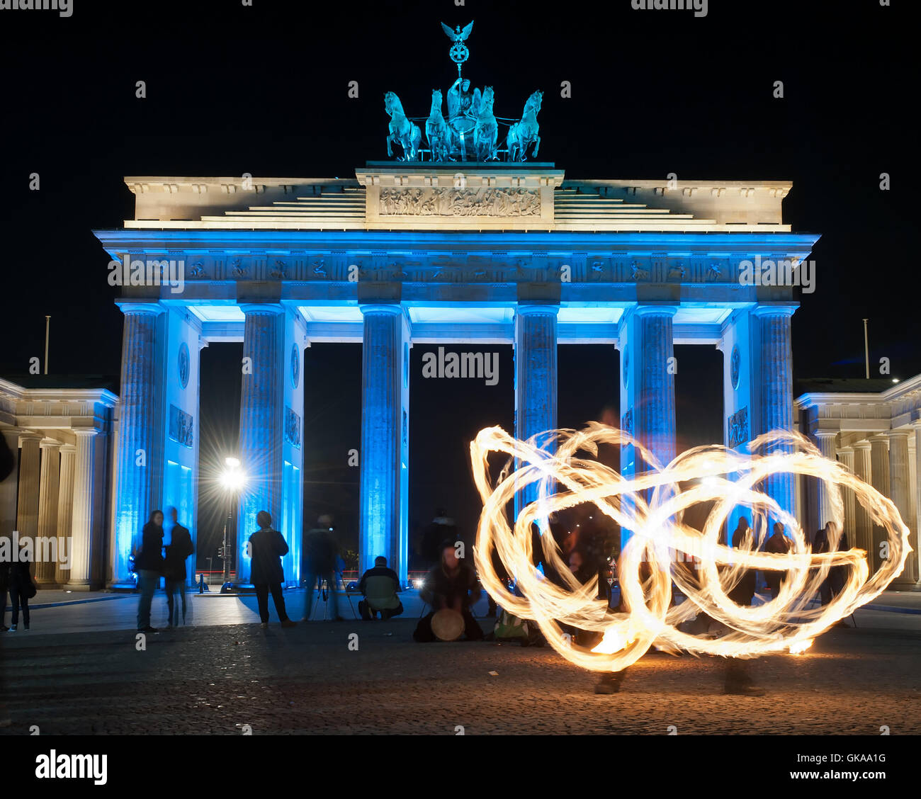 blau beleuchtete berlin Stockfoto