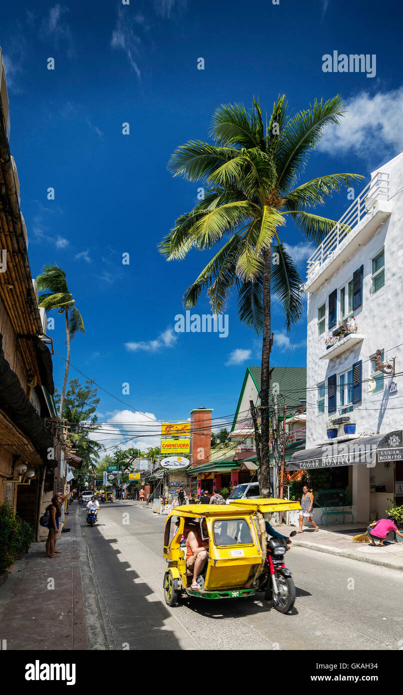 Straßen- und bunten lokalen Tuk Tuk-Moto-Taxi auf exotischen tropischen Boracay island Philippinen Stockfoto