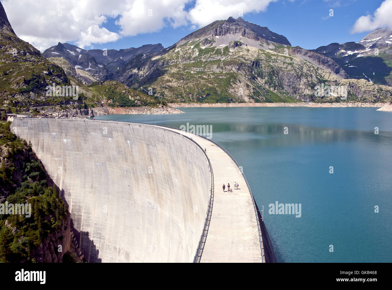 Bogenstaumauer Des Lac D emosson Stockfotografie Alamy bogenstaumauer-des-lac-d-emosson-stockfotografie-alamy