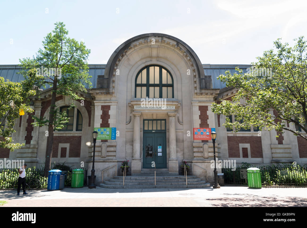 Außeneingang, denkmalgeschützte Hamilton Fish Play Center Gebäude in Lower East Side in New York, Stockfoto