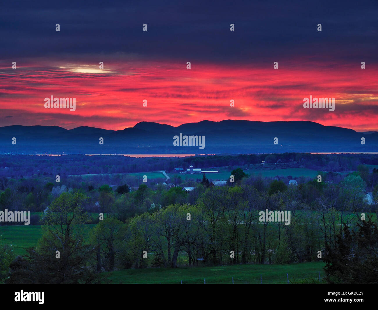 Am Mount Philo, Blick auf Lake Champlain und den Adirondack Mountains, Charlotte, Vermont, USA Stockfoto